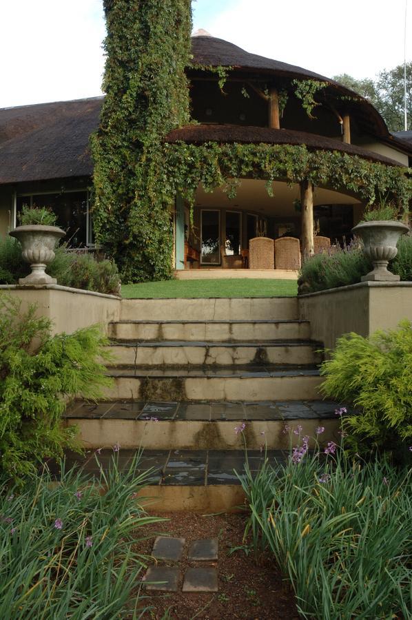 Chartwell Manor Hotel ภายนอก รูปภาพ