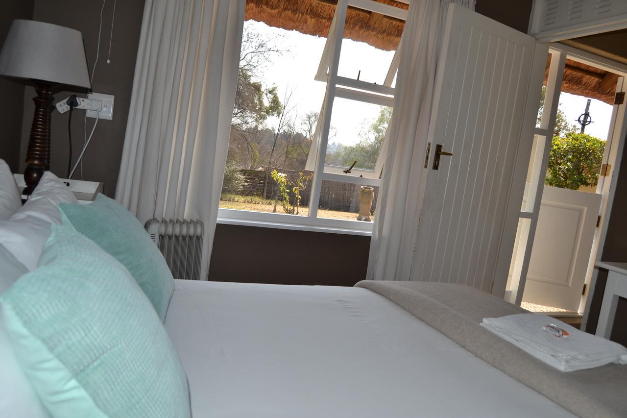 Chartwell Manor Hotel ภายนอก รูปภาพ