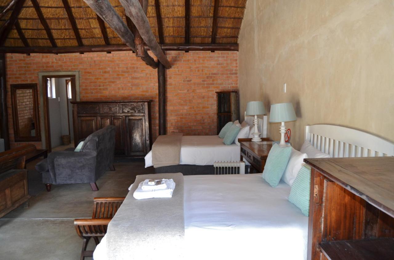 Chartwell Manor Hotel ภายนอก รูปภาพ