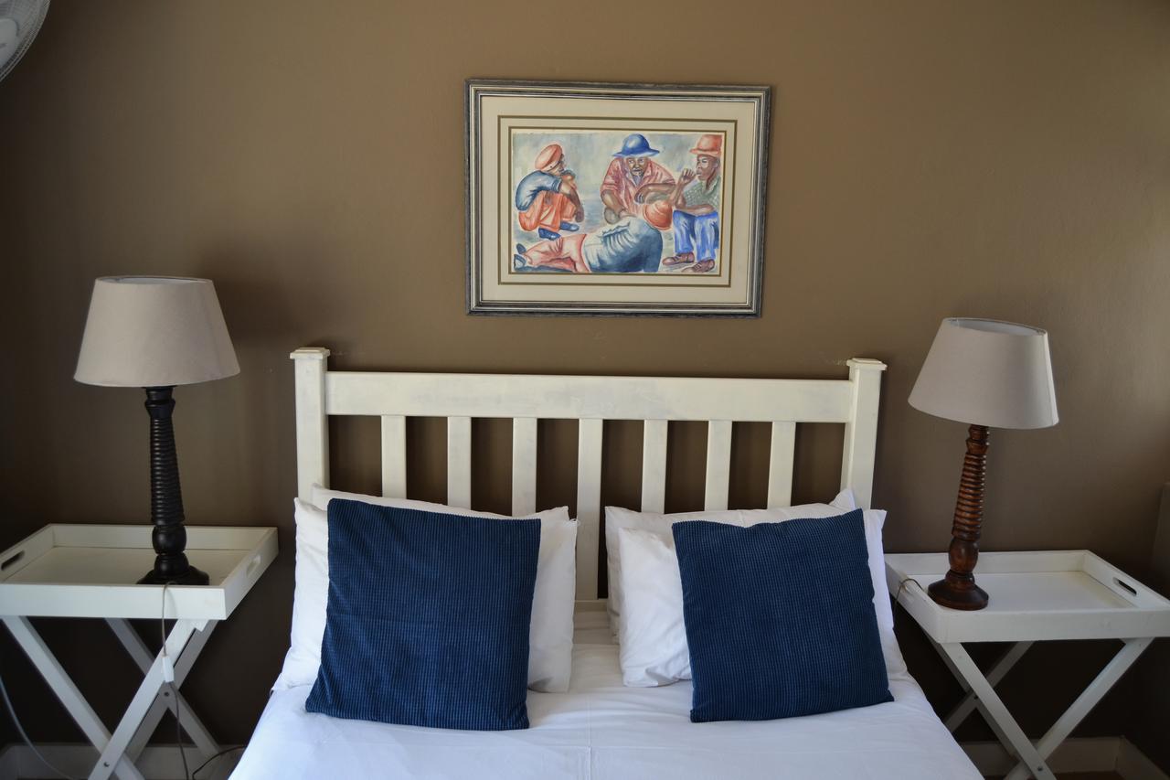 Chartwell Manor Hotel ภายนอก รูปภาพ