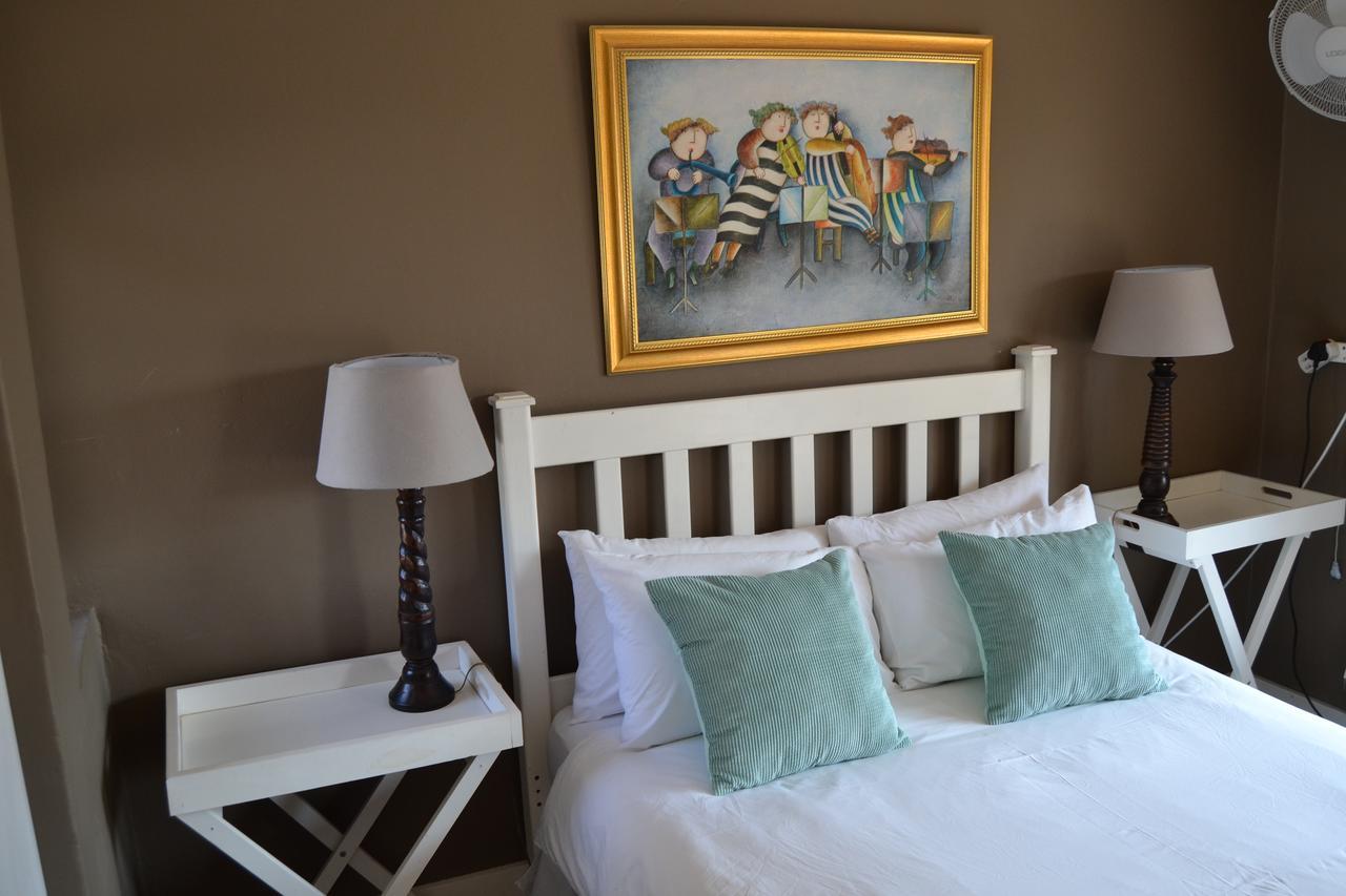 Chartwell Manor Hotel ภายนอก รูปภาพ