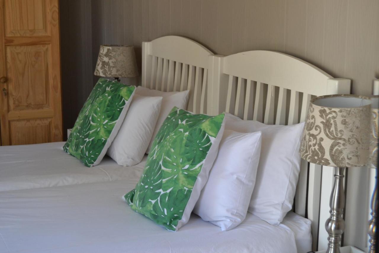Chartwell Manor Hotel ภายนอก รูปภาพ