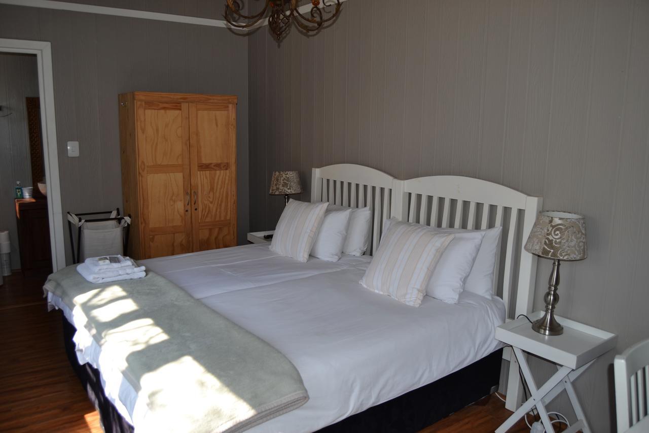 Chartwell Manor Hotel ภายนอก รูปภาพ