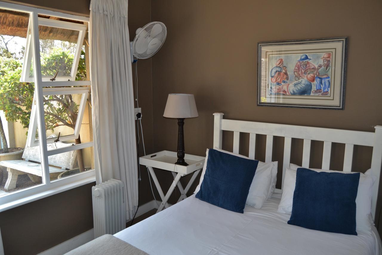 Chartwell Manor Hotel ภายนอก รูปภาพ