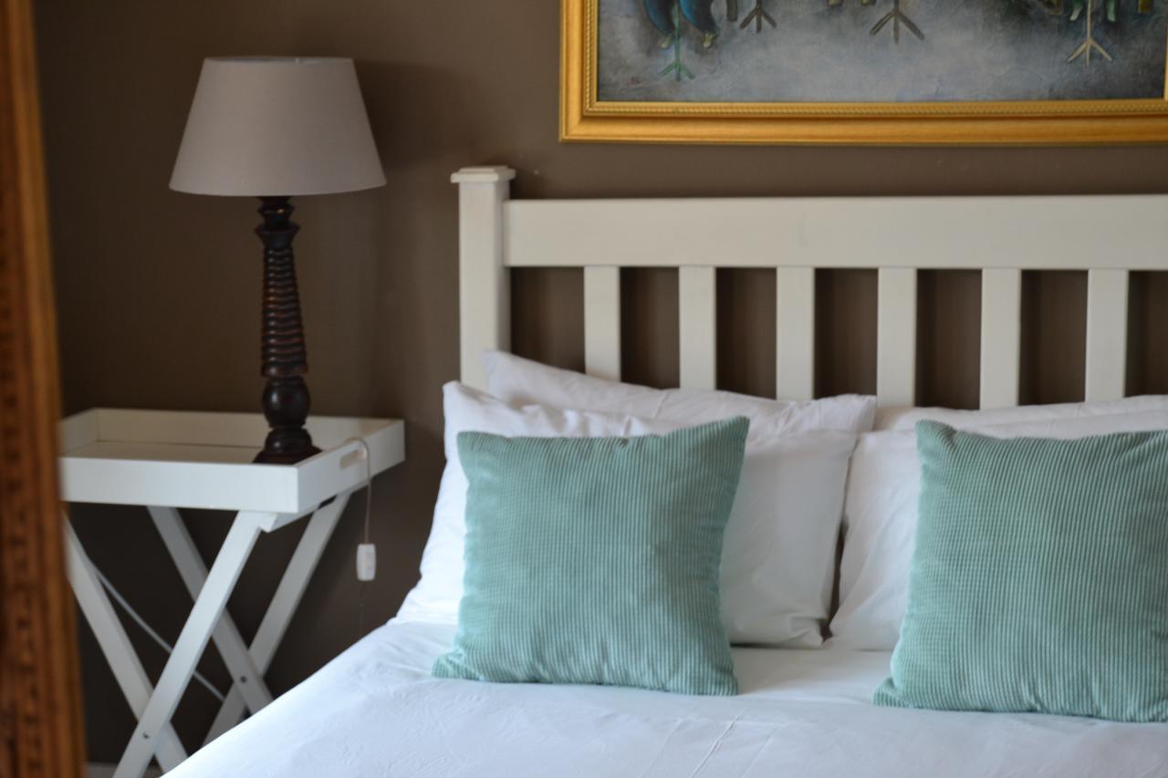 Chartwell Manor Hotel ภายนอก รูปภาพ