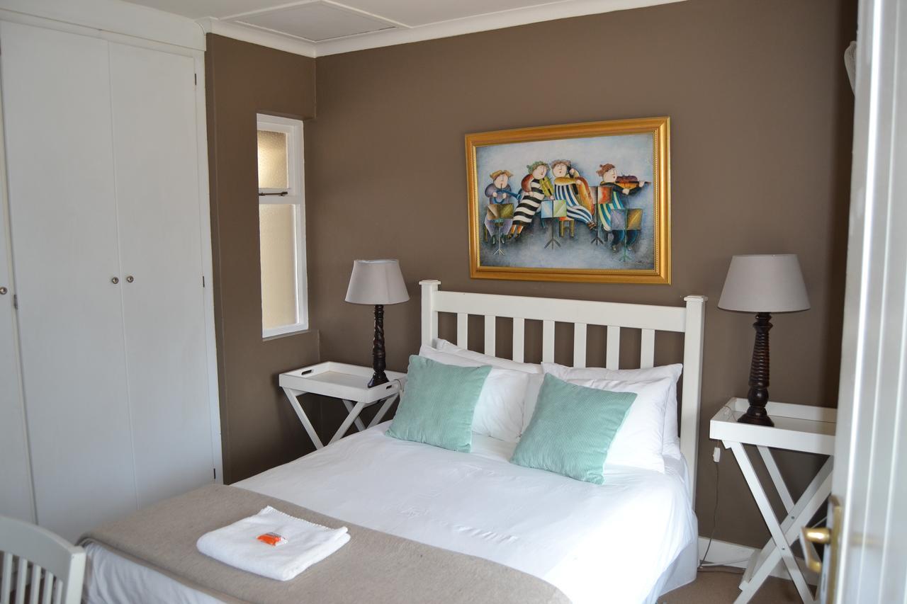 Chartwell Manor Hotel ภายนอก รูปภาพ