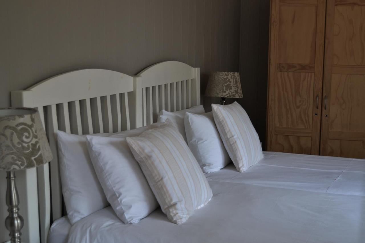 Chartwell Manor Hotel ภายนอก รูปภาพ
