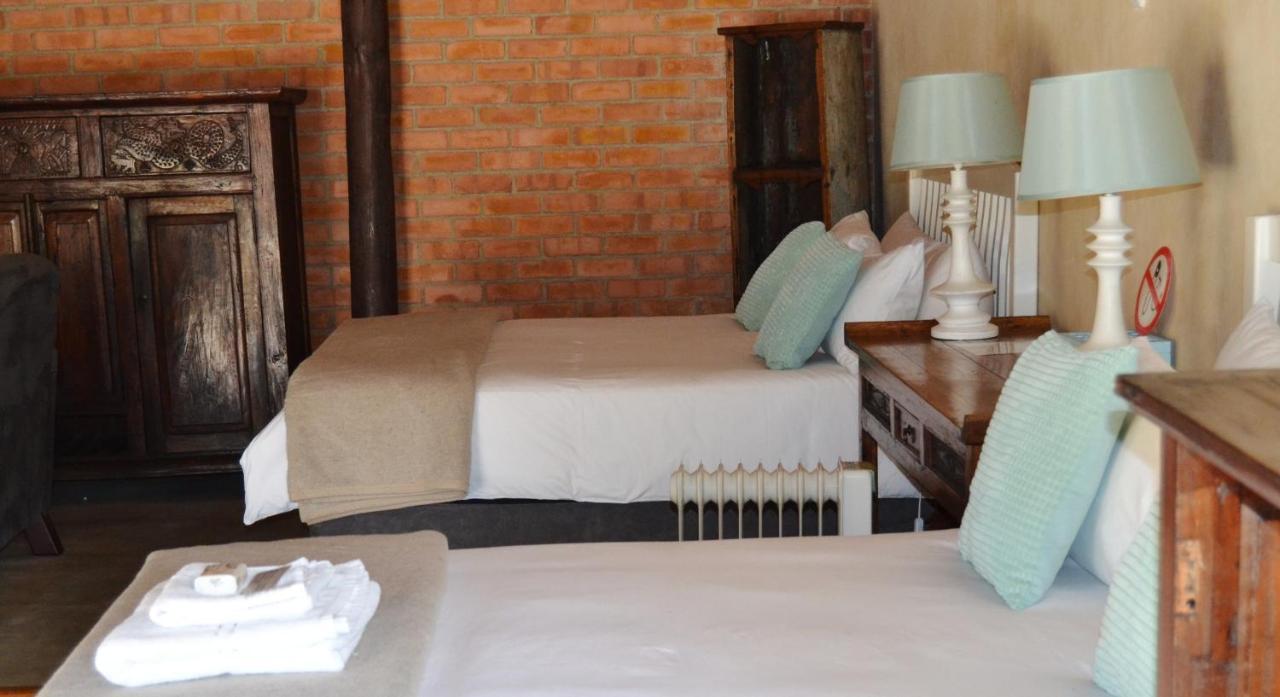 Chartwell Manor Hotel ภายนอก รูปภาพ