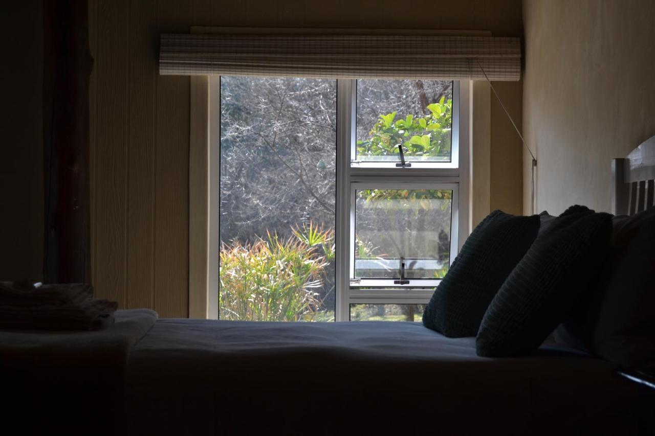 Chartwell Manor Hotel ภายนอก รูปภาพ