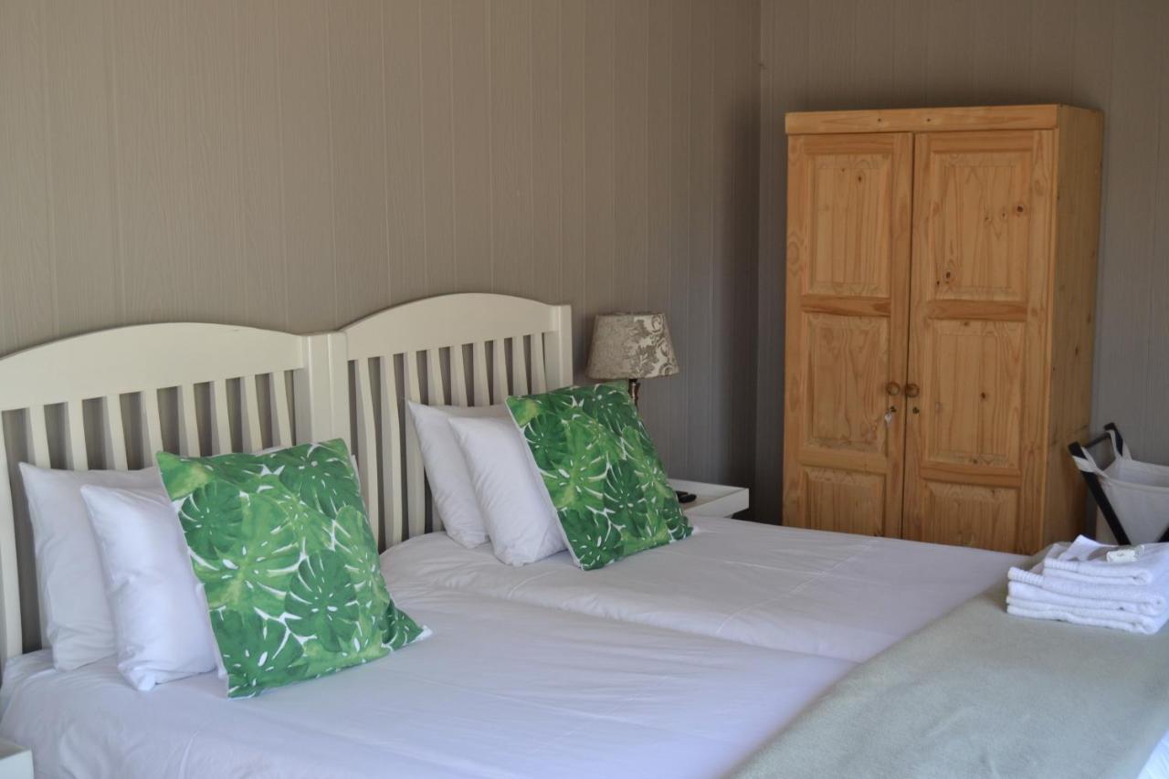 Chartwell Manor Hotel ภายนอก รูปภาพ