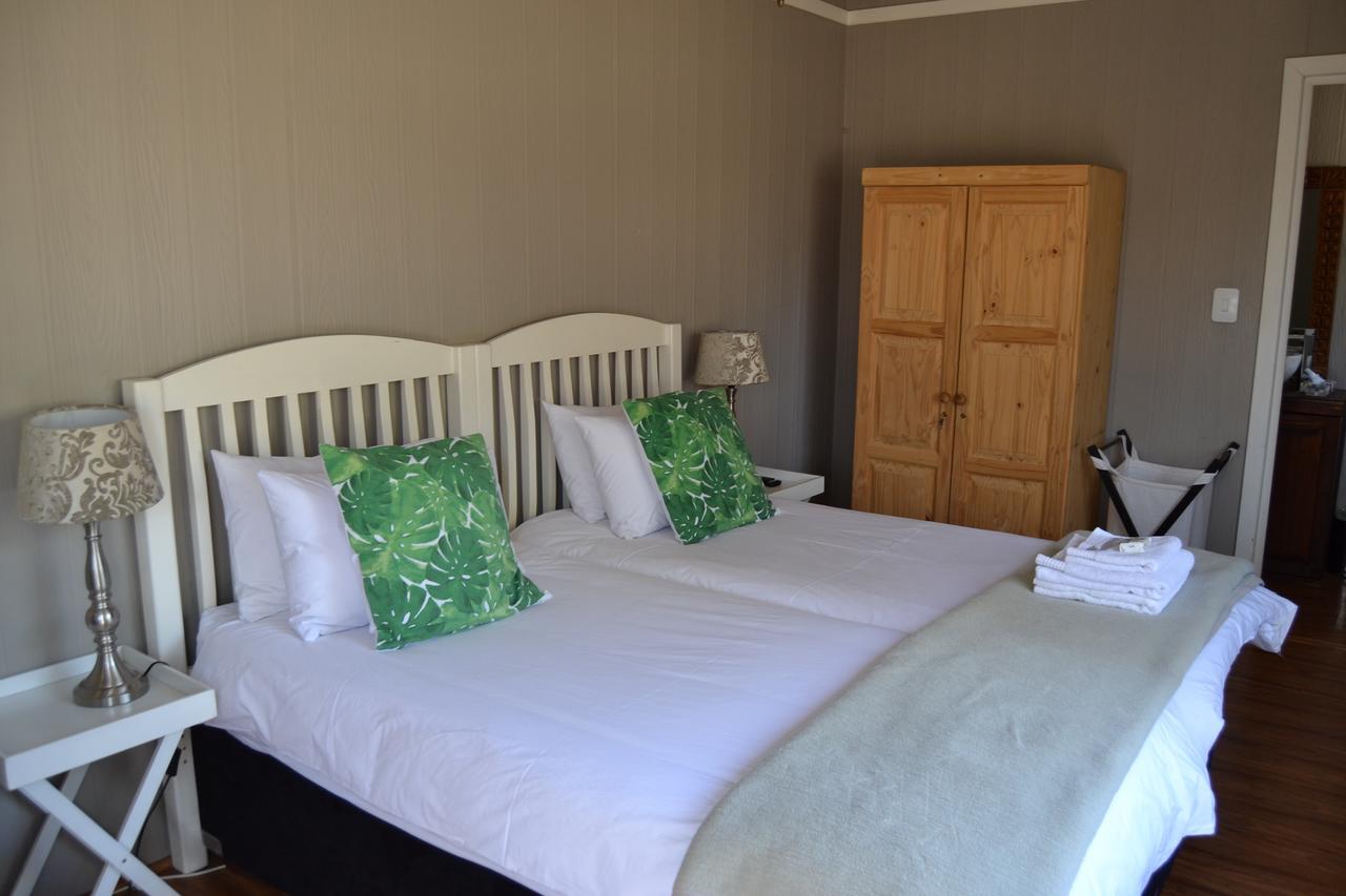 Chartwell Manor Hotel ภายนอก รูปภาพ