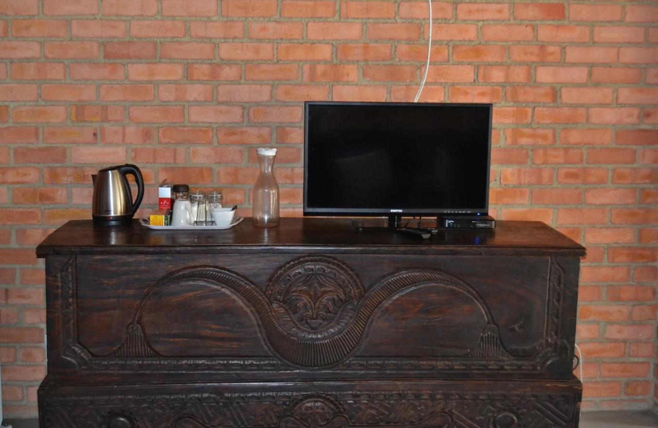 Chartwell Manor Hotel ภายนอก รูปภาพ