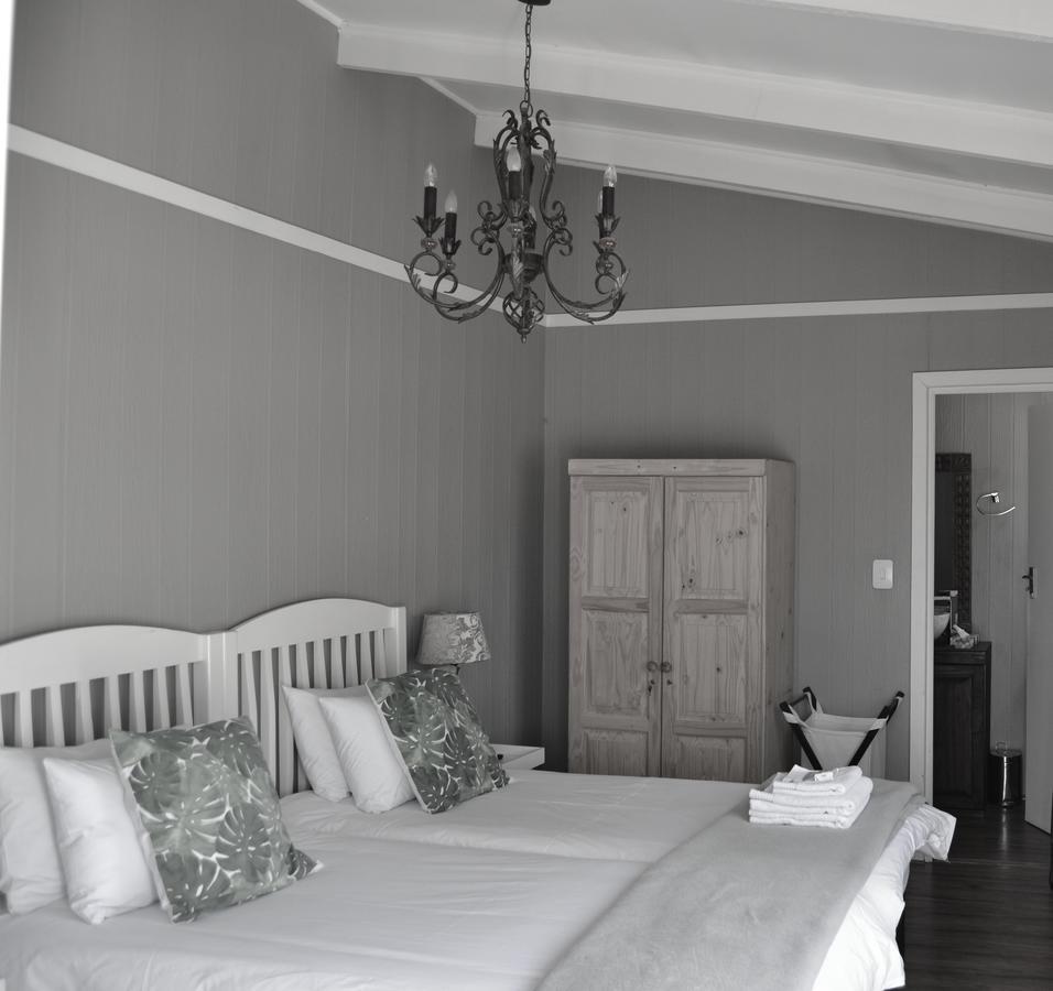 Chartwell Manor Hotel ภายนอก รูปภาพ