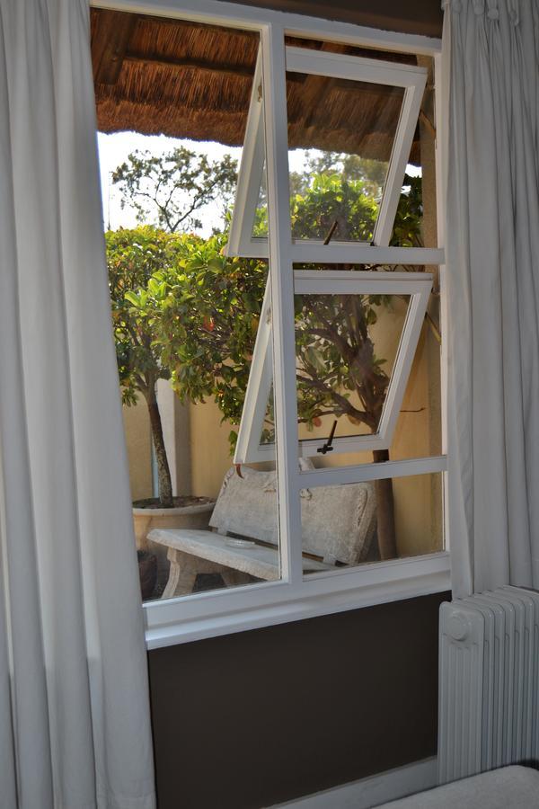 Chartwell Manor Hotel ภายนอก รูปภาพ